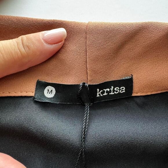 NWT Krisa black tie-front Tuxedo Inspired blouse with tan lapels. Sz. M. Glam - Picture 4 of 8